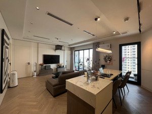 chính chủ cho thuê căn hộ 34t trung hoà nhân chính, 160m2, 4 ngủ 3vs, full nội thất, giá 22tr/th