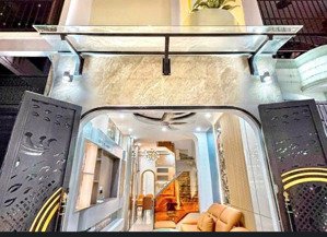 cô loan cần tiền xoay vốn kinh doanh bán gấp nhà phạm văn hai , p3 ,tân bình .dt 52,3m2/2,45ty,shr