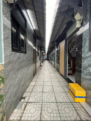 nhà liền kề ngay đường bùi văn ngữ