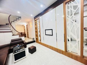 rẻ nhất, phố thuỵ khuê, tây hồ, lô góc 3 thoáng, ngõ thông, gần phố, ở luôn, vài bước ra phố.