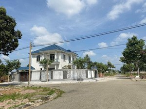 chủ cắt lỗ bán nhanh 100m2 đất nền trung tâm bà rịa giá rẻ vị trí đẹp sổ sẵn giá đầu tư bao lời