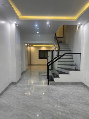 diện tích rộng ở sướng - vị trí trung tâm - gần chợ ngọc thuỵ - cầu chương dương