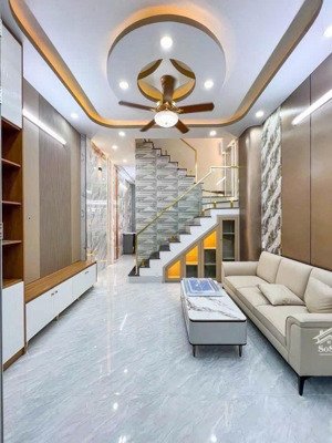 bán nhà riêng tại tô ngọc vân thủ đức. diện tích 66m2. giá 3tỷ5 lh 