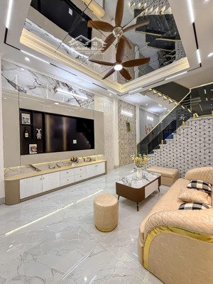 giá sốc nhận ngay nhà 77m2, hẻm xe hơi, shr gần trường học thuận tiện kinh doanh buôn bán