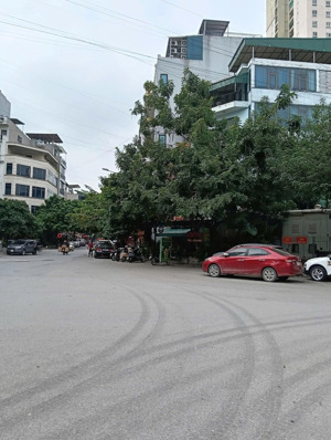 bán nhanh nhà liền kề có thang máy kđt văn khê, hà đông 83*5t giá 21 tỷ.