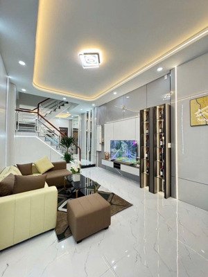 nhà đẹp chính chủ mới spa: 3 tầng, 4x20, hẻm 4m, phan huy ích p12 gò vấp, ngay chợ phạm văn bạch