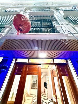 nhà cổ nhuế 33m² x 6t full nội thất, mới đẹp, ở ngay gần chợ, trường học giá hơn 6 tỷ