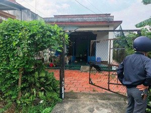 tôi bán gấp căn nhà 105m2 giá 950tr đường nguyễn thị ni xã phước hiệp củ chi sổ hồng riêng