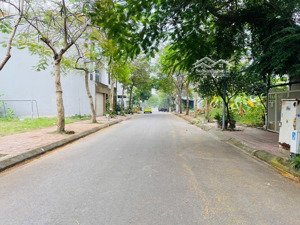 liền kề 104m kđt nam đầm vạc, sẵn sổ công chứng. liên hệ 