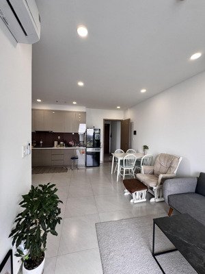 cần cho thuê căn hộ 3pn,căn gốc,tầng cao view thoáng