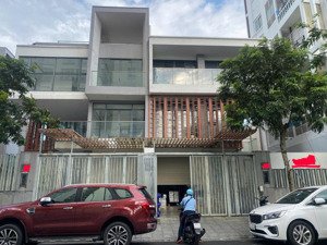 cho thuê biệt thự golden star, đường nguyễn thị thập, quận 7. 10x20m, 1 trệt 2 lầu, 75 triệu/tháng