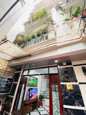 quá hiếm gần phố chùa bộc 46m*5t*giá 13,8tỷ-gần phố-dân xây-2 thoáng-kdvp-công năng đ đủ ở vip.