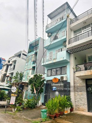bán nhà ngay đường quốc hương thảo điền quận 2. dt: 4x23m nhà 4 tầng giá chỉ 20 tỷ
