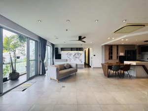 gía bán tăng sốc nhiệt. thuê scenic 1 năm không tăng dt 133m2 3pn view sân golf giá thuê 40tr/th