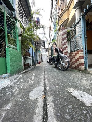 bán nhà hẻm 553 trần hưng đạo, 2 lầu, 30m2