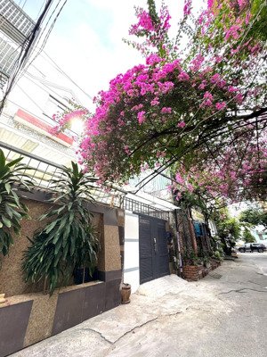 bán nhà riêng 123m2 chính chủ tại ung văn khiêm, p25, hcm. hợp đồng thuê 33tr