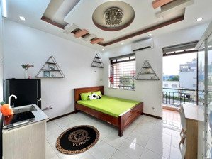 cho thuê phòng studio ban công , 29m2 - ngay đường trần hưng đạo q1 , gần chợ bến thành metro