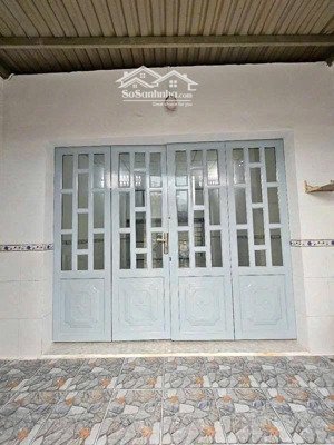 bán căn nhà siêu đẹp 135m2 ngay ngã tư an bình, trảng bàng . giá 800tr, sổ hồng riêng