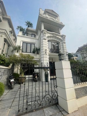 bán biệt thự ciputra hồ tây, 315m2, lô góc, mặt tiền 18m, có 130 tỷ.