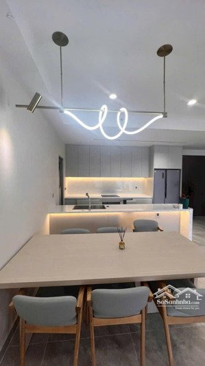 bán căn hộ midtown m8 the peak tầng 18 130m2 3pn 19 tỷ 