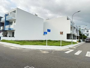 lô góc vip mỹ gia capella gói 8 đối diện công viên - hướng đônh nam cực đẹp giá tốt 47tr/m