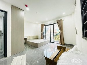 khai trương nhà mới xây ngay vòng xoay dân chủ q3