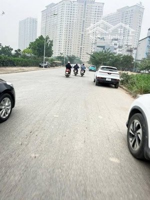 chủ gửi bán giúp 51m2 lô đất vị trí kinh doanh ,khu c-yên nghĩa -hà đông, hn, sổ đỏ pháp lý