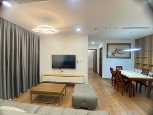 cho thuê ch eco green quận 7. 70m2 2 phòng ngủ 2 nhà vệ sinh, full nội thất. giá 18 tr/tháng.