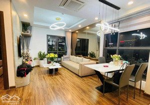 cho thuê căn hộ cc lucky place .diện tích : 80m2,2pn,2wc.giá thuê : 11,5trieu/tháng.