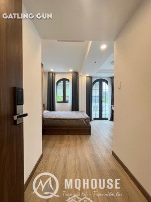 căn hộ mới 100% nội thất cao cấp - ban công lớn - tone trầm ấm áp - ngay trung tâm phú nhuận