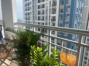 bán căn hộ 84,5m2 tầng trung view hồ bơi cực đẹp
