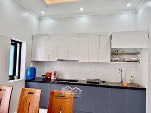 bán nhà chu huy mân, long biên 110m2 5t 12.3 tỷ. dòng tiền, đầu tư, hàng xóm vin
