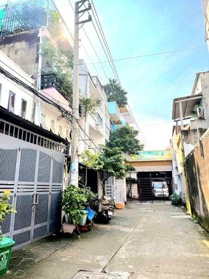 hơn 5 tỷ vị trí đẹp kề aeon mall tân phú gần celeadon city - hẻm xe tải 6m 2 tầng 61m2 (4x15m)