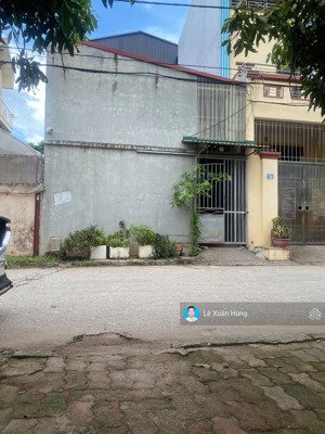 cần bán 57,6m2 nhà c4 có 3 phòng trọ, cho thuê 6tr/tháng, mặt đường chính viện rau a, gia lâm