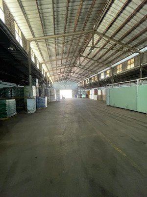 cho thuê kho xưởng diện tích 1300m2, đường tân thuận, q7, có pccc, điện 3fa, đường cont 40f, 124tr
