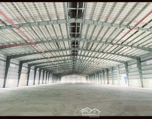 cho thuê kho xưởng xây 2.100m² ở đức hòa, long an giá 3.5usd/m²/th ~ 92ng/m²/th. lh: 