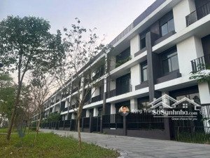 bán gấp căn lk thô shop mặt phố - 200m2 x 4 tầng - 2 mặt tiền 8m - hướng mát, ở sướng - giá đầu tư