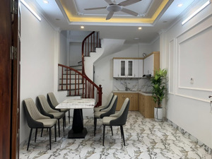 nhà thạch bàn 32m, 5 tầng nội thất cơ bản.