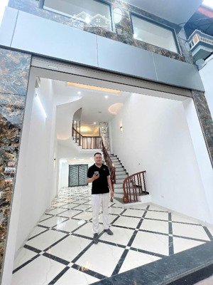 nhà thanh trì 50m chỉ 6,x tỷ mới kính koong