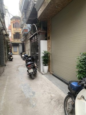 lô góc, ngõ nông rộng, 30m ra mp ô tô tránh, dt 40m2, mt 4m, 10,3 tỷ dân xây 5 tầng 4 ngủ