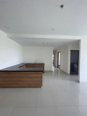 căn 2pn 64m2 sẵn hợp đồng thuê 2 năm 8tr/ tháng. nhận tiền thuê luôn