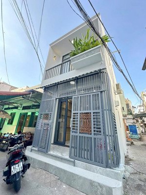 hàng độc quyền nhà riêng trần xuân soạn, sổ hồng riêng, giá hợp lý nhà cực đẹp