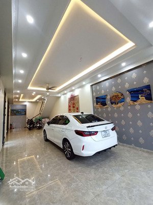 bán nhà độc lập 4 tầng hai mặt đường khu phân lô tại thiên lôi vĩnh niệm ngay siêu thị aeon mall