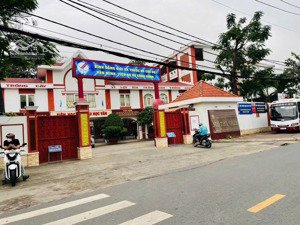 mặt tiền hồ bá phấn - đối diện trường ngô thời nhiệm - phước long a