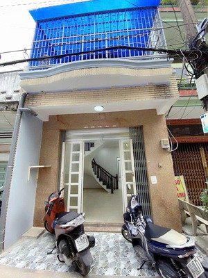 gần đầm sen 4,2*14m - 2 tầng gồm 3pn-2wc đường lũy bán bích