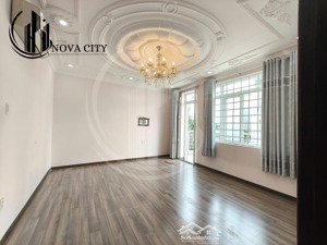 phòng mới xây view đẹp ban công rộng thoáng