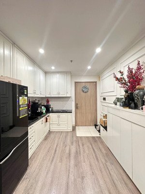 chính chủ cần tiền bán gấp 2pn toà s103 1915a 54m2 vinhomes smart city. giá: 4.2 tỷ bao phí