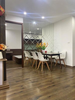 bán nhanh căn hộ 2pn toà t3 thăng long capital full nội thất giá hợp lý nhất thị trường.sẵn sổ