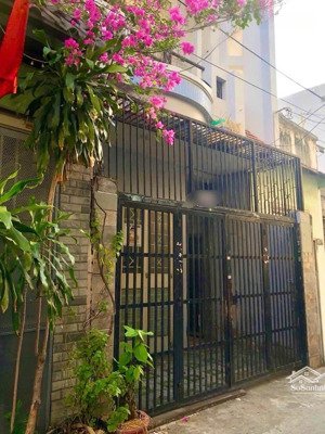 chỉ 8 tỷ - chưa đến 90tr/m2 cho căn nhà 90m2 ở ngay - 2 tầng - 5 pn - ngay bx miền đông cũ