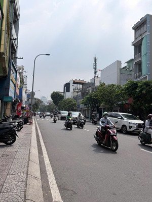 nhà bán mặt tiền đường đinh tiên hoàng, p.đakao, q1 - ngang gần 7m, 5 tầng